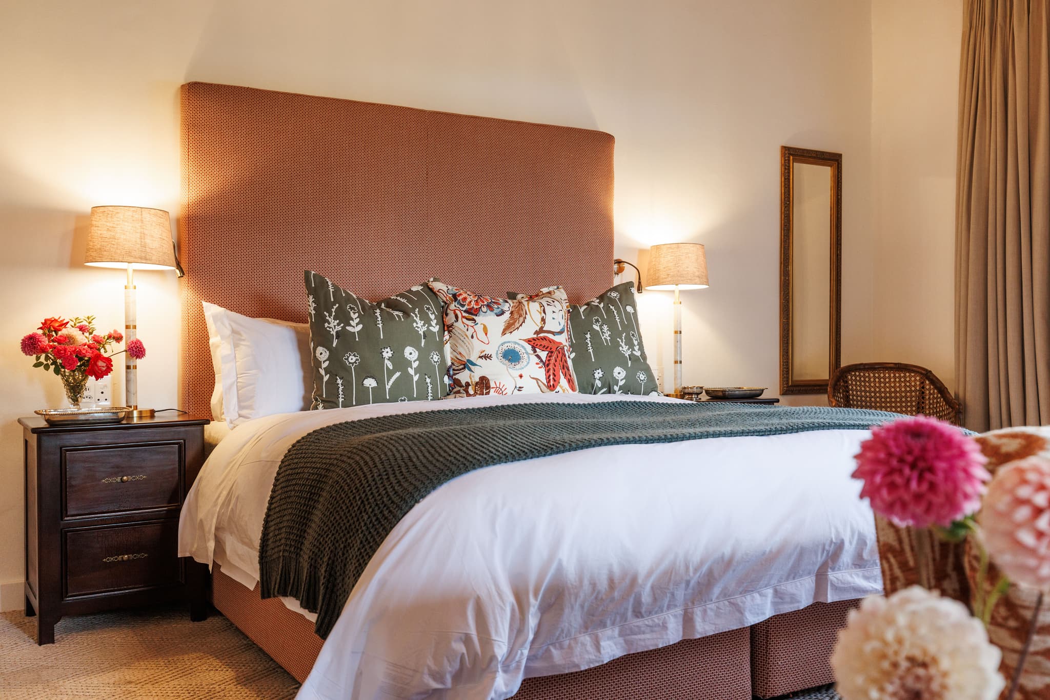 Rose Room - Bedroom with garden views - Image 2 of 6