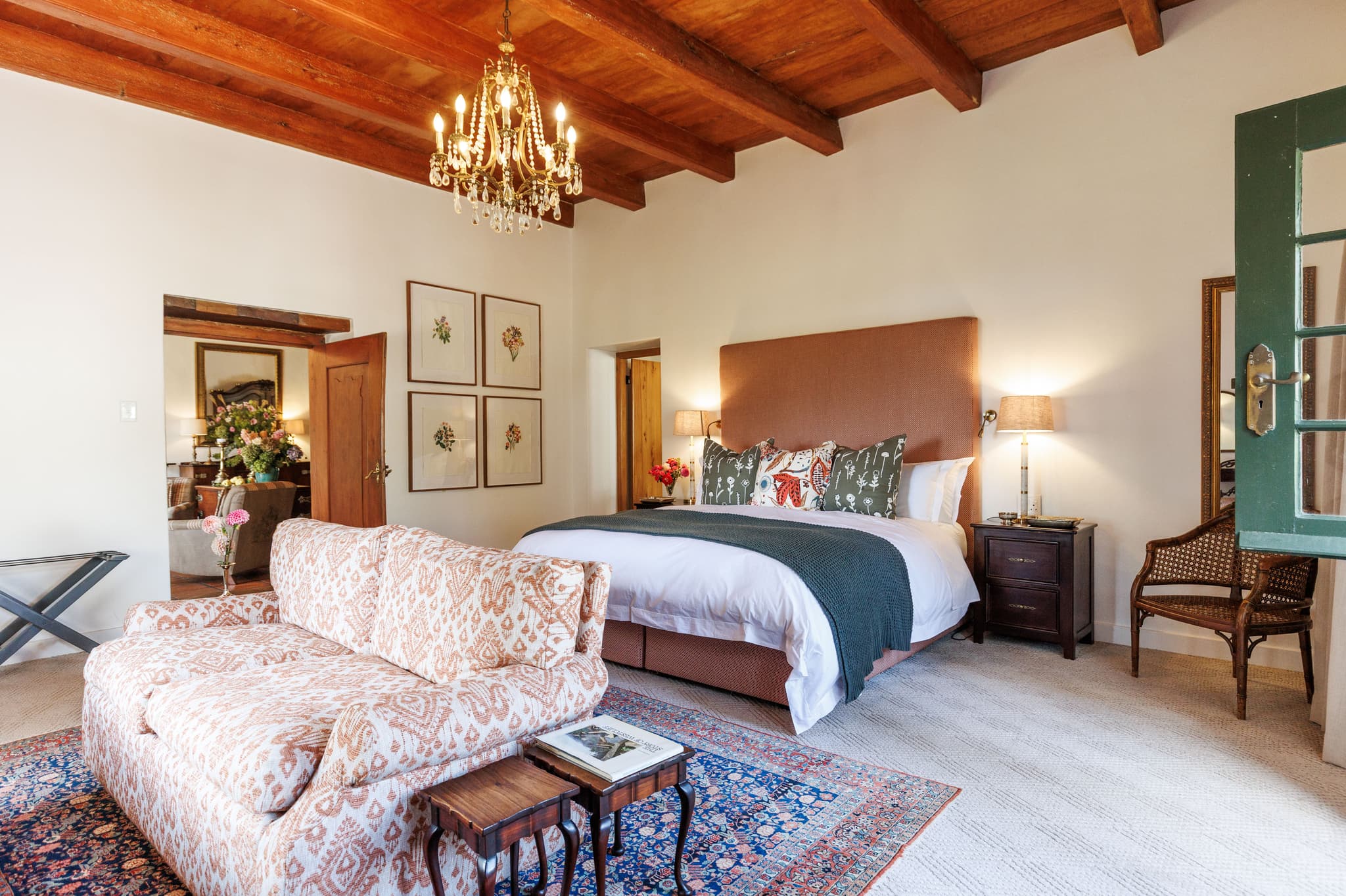 Rose Room - Bedroom with garden views - Image 3 of 6