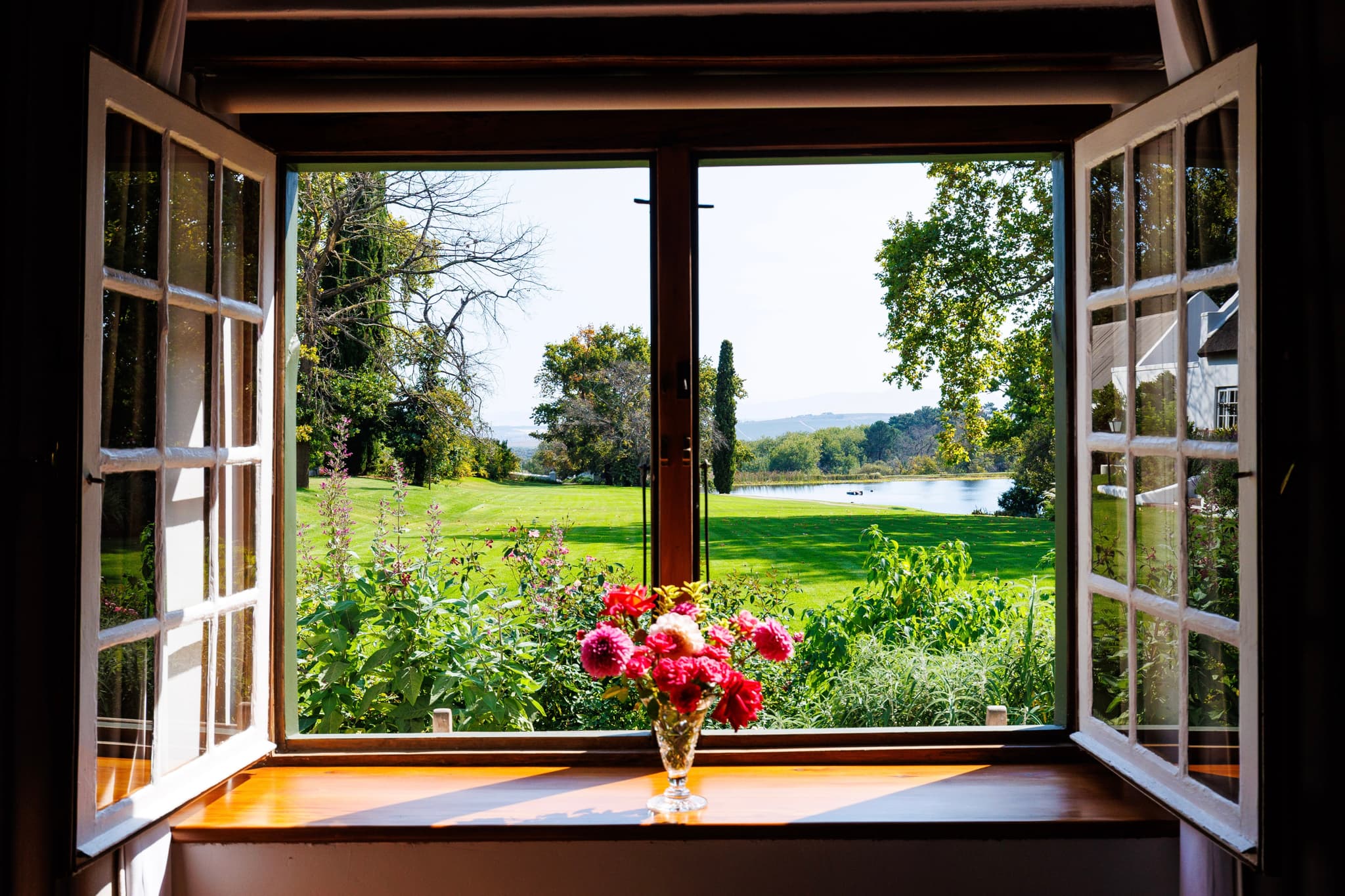 Rose Room - Bedroom with garden views - Image 4 of 6