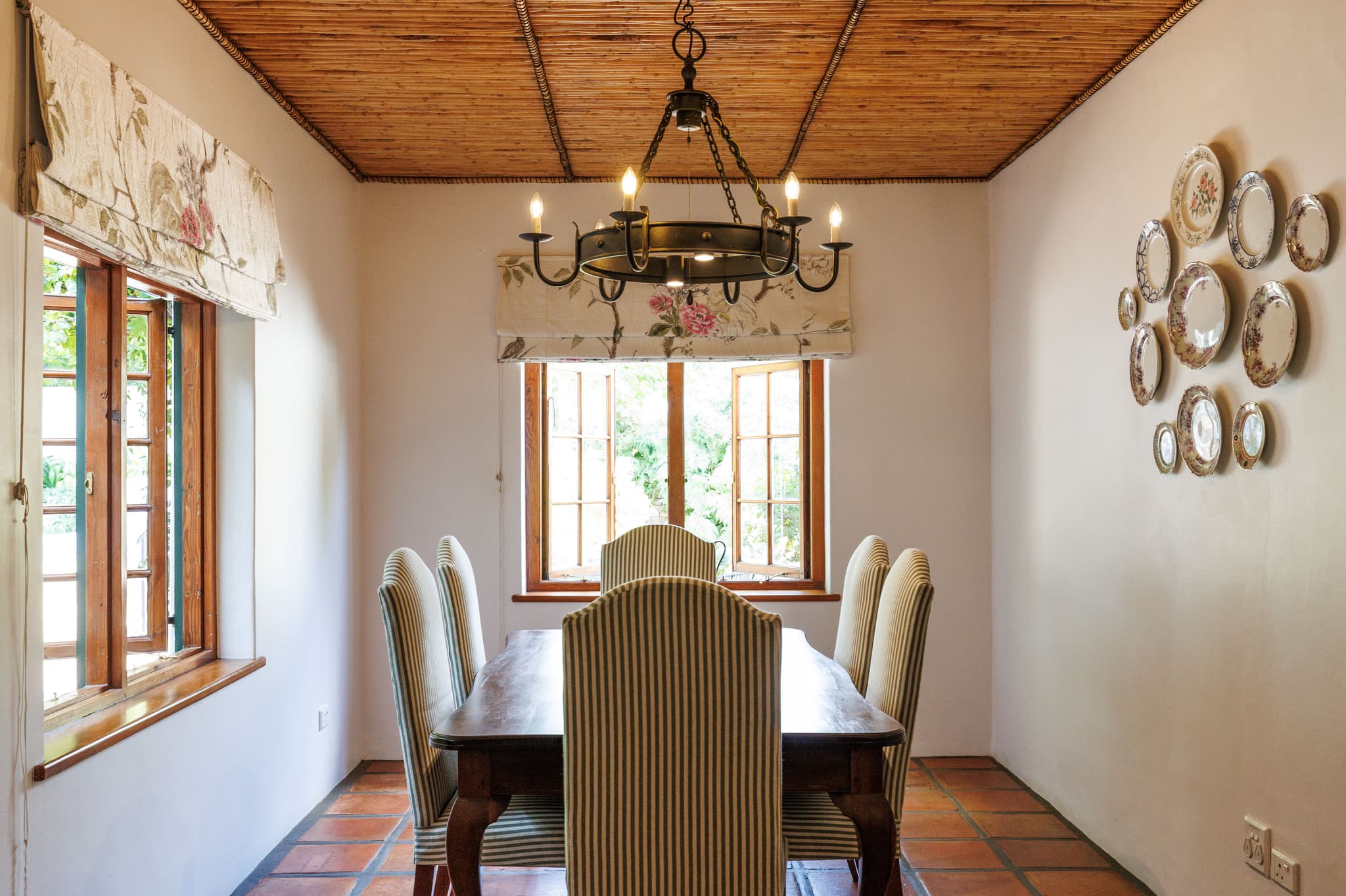 Kitchen dinning