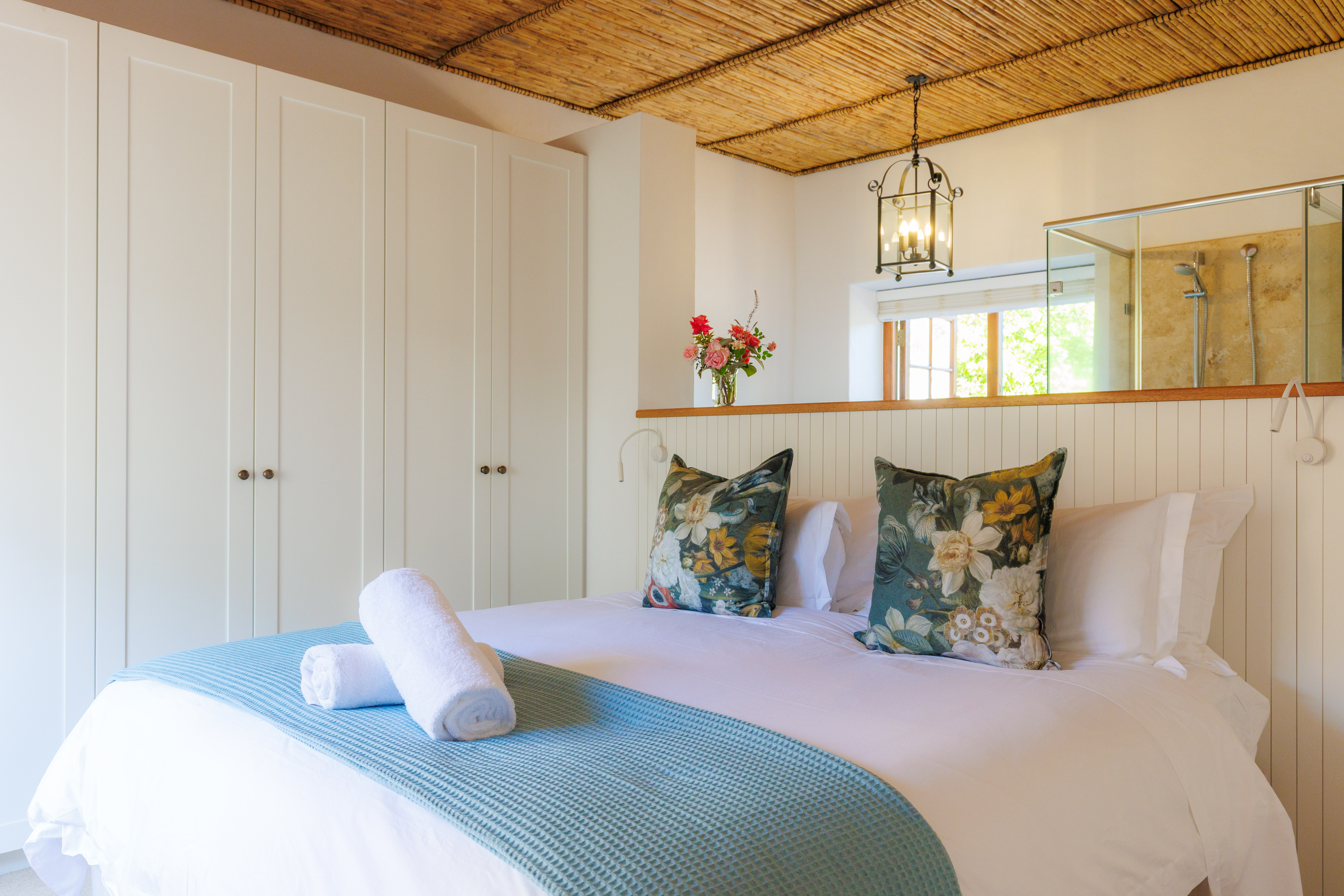 Lavender Room - Cottage bedroom with lawn views - Image 1 of 5